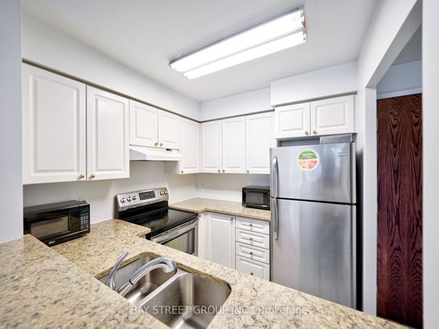 106 - 18 Pemberton Ave