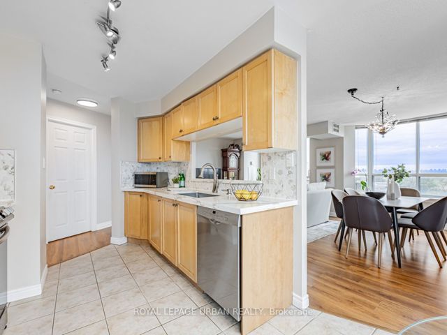 720 - 1700 Eglinton Ave E