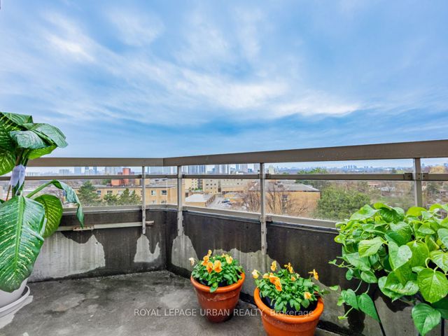 720 - 1700 Eglinton Ave E