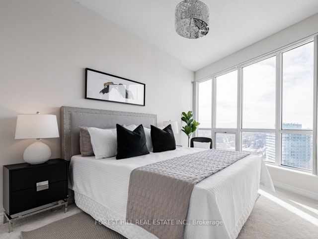 2510 - 18 Holmes Ave