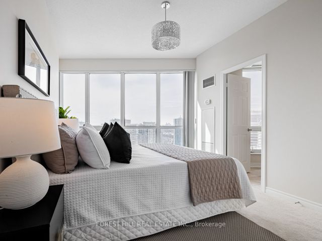 2510 - 18 Holmes Ave