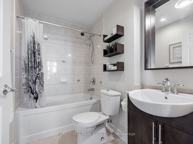 2510 - 18 Holmes Ave