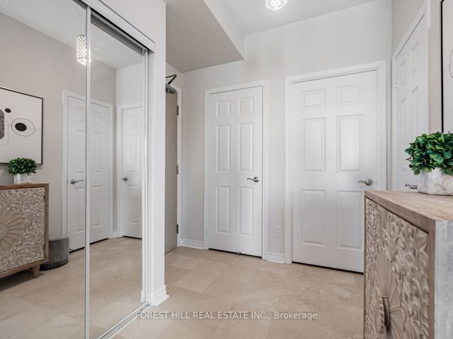2510 - 18 Holmes Ave