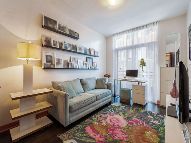 402 - 28 Linden St