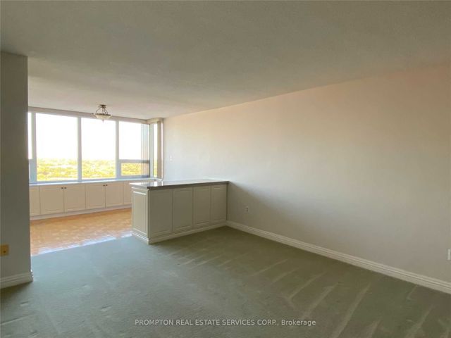 2202 - 55 Skymark Dr
