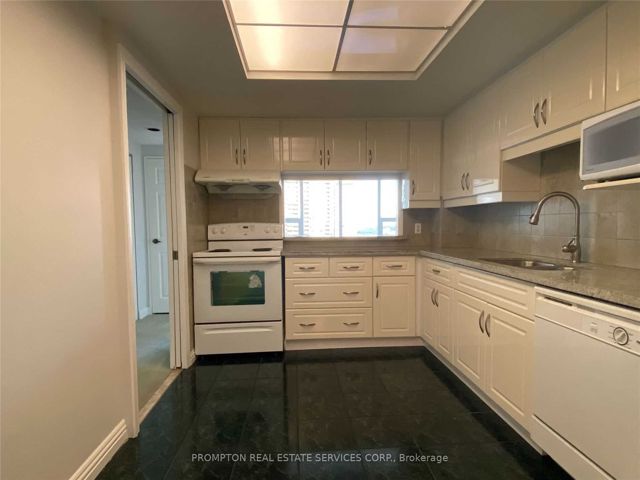 2202 - 55 Skymark Dr
