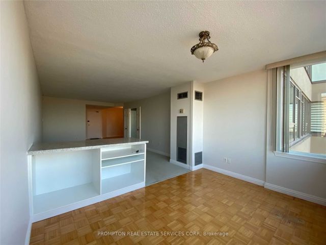 2202 - 55 Skymark Dr