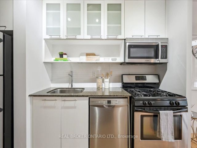 211 - 66 Portland St