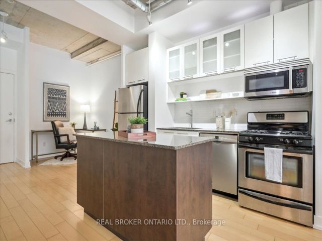211 - 66 Portland St