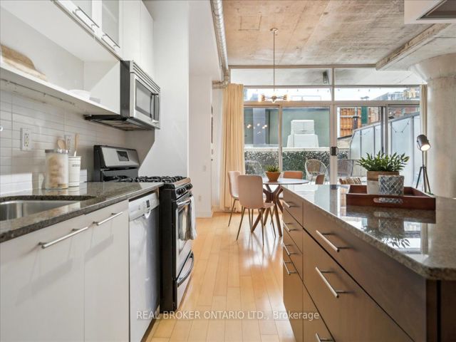 211 - 66 Portland St
