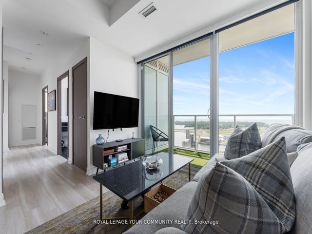 3615 - 17 Bathurst St