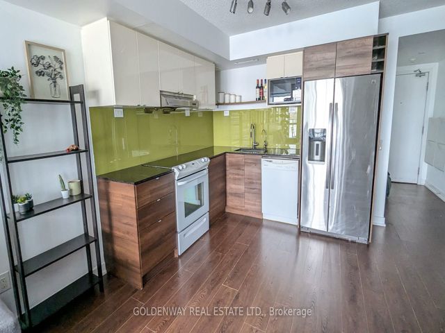 303 - 121 Mcmahon Dr