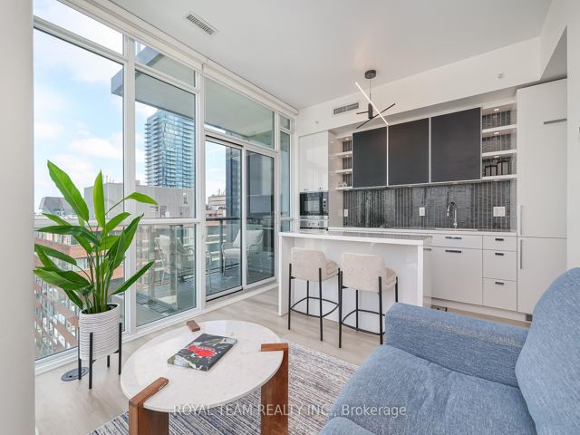 1403 - 32 Davenport Rd