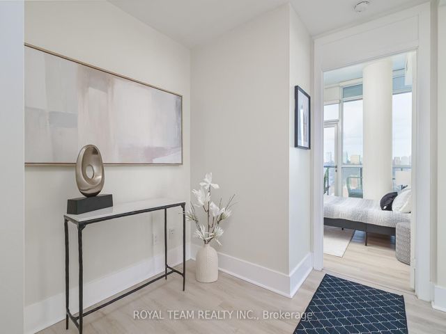 1403 - 32 Davenport Rd