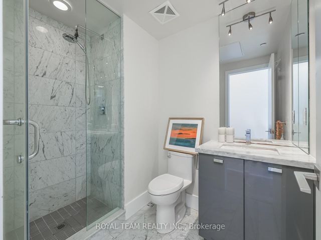 1403 - 32 Davenport Rd