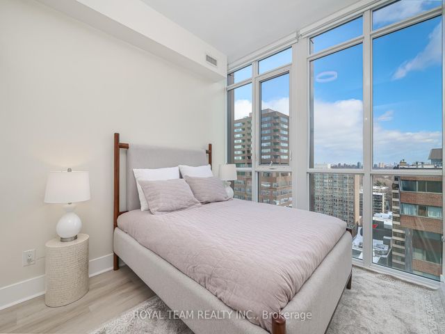1403 - 32 Davenport Rd