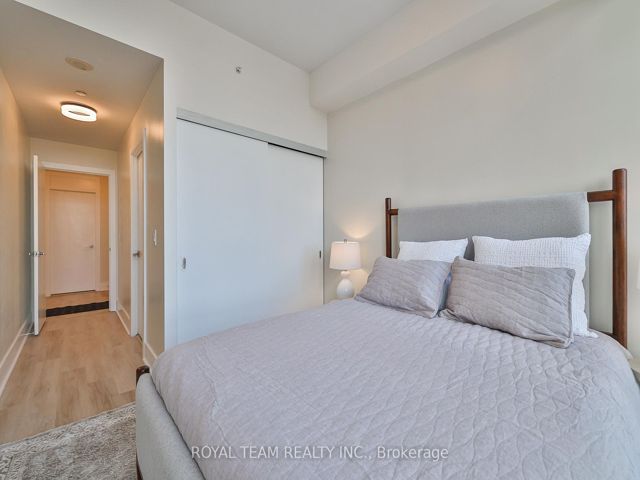 1403 - 32 Davenport Rd