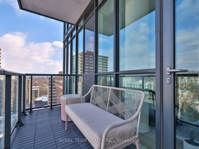1403 - 32 Davenport Rd
