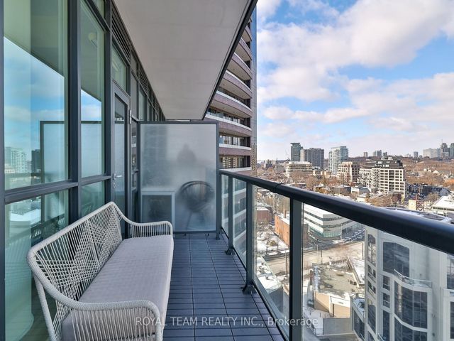 1403 - 32 Davenport Rd