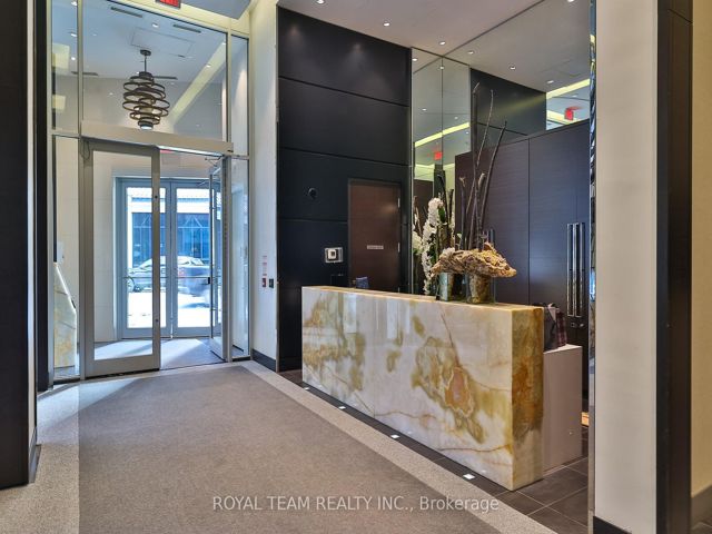 1403 - 32 Davenport Rd