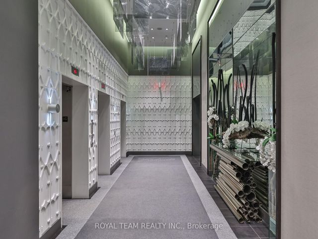 1403 - 32 Davenport Rd
