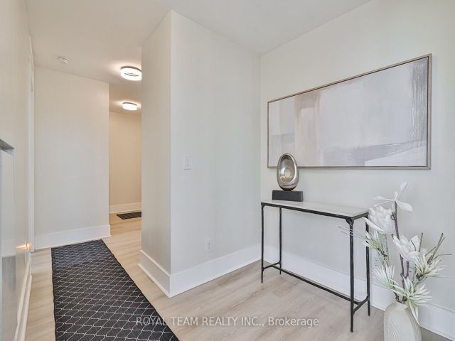 1403 - 32 Davenport Rd