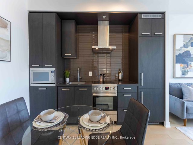 S810 - 120 Bayview Ave