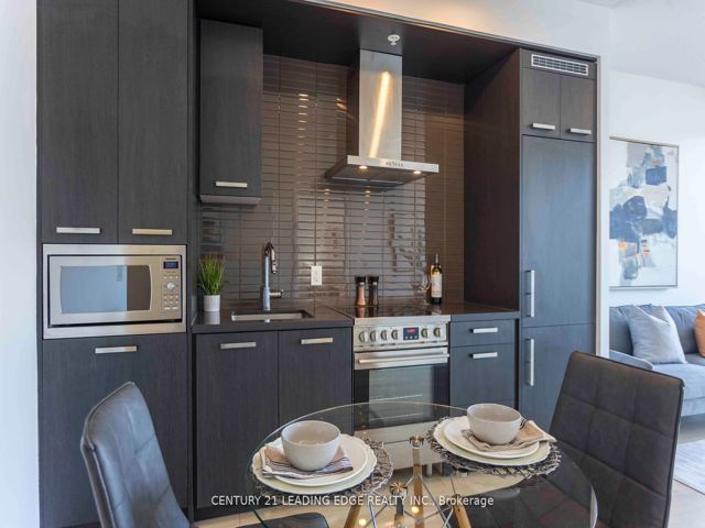 S810 - 120 Bayview Ave