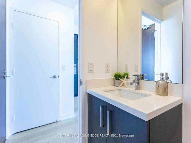 S810 - 120 Bayview Ave