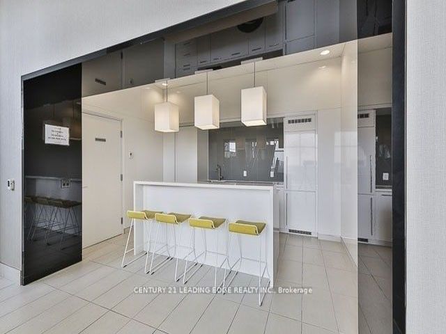 S810 - 120 Bayview Ave