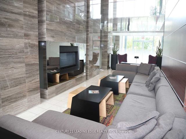 S810 - 120 Bayview Ave