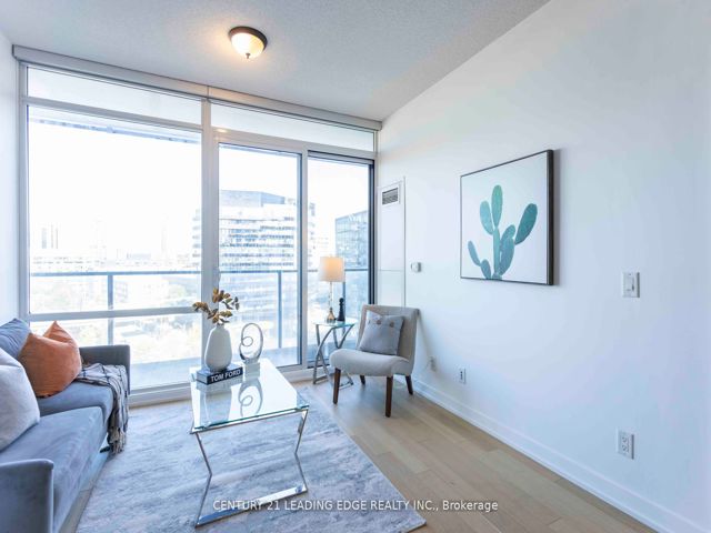 S810 - 120 Bayview Ave