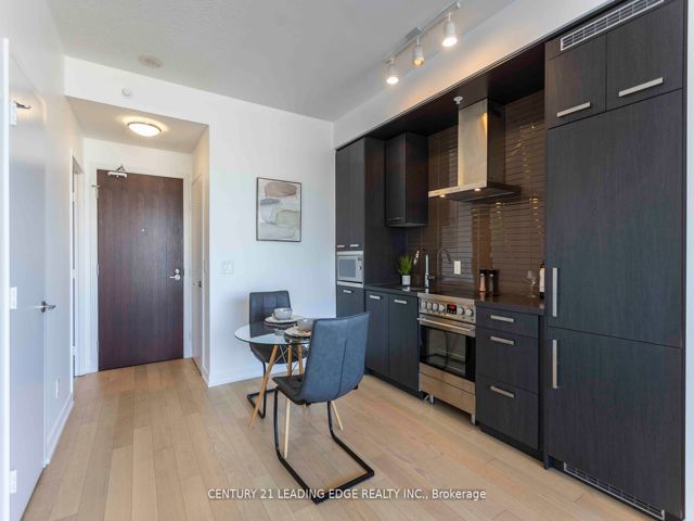 S810 - 120 Bayview Ave