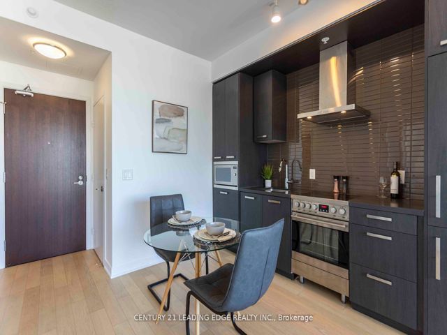 S810 - 120 Bayview Ave