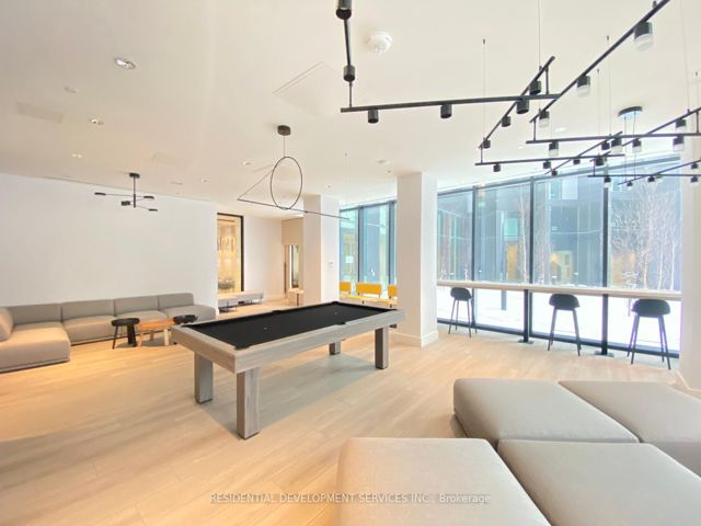 915 - 30 Tretti Way