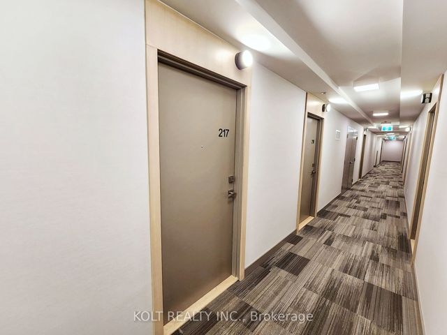 217 - 188 Fairview Mall Dr