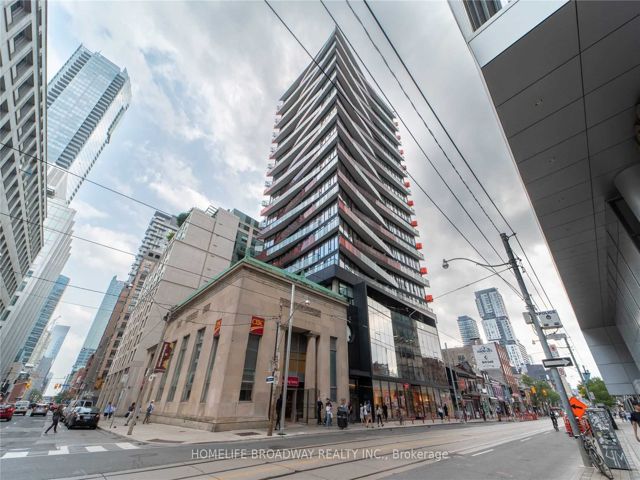 609 - 215 Queen St W