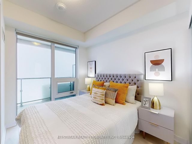 5109 - 2221 Yonge St