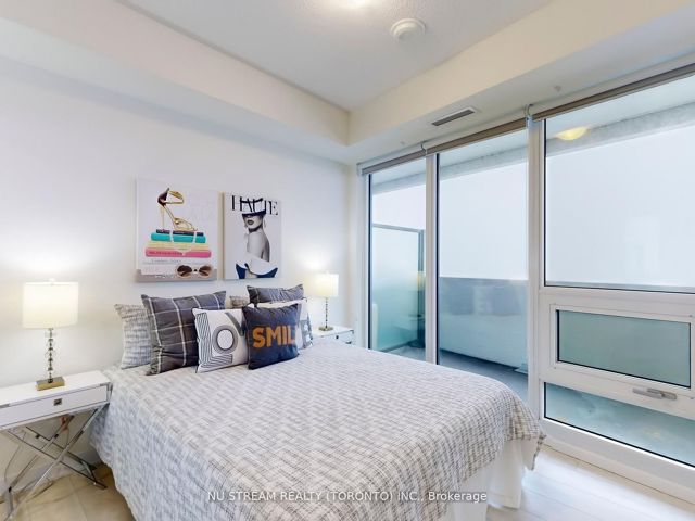 5109 - 2221 Yonge St