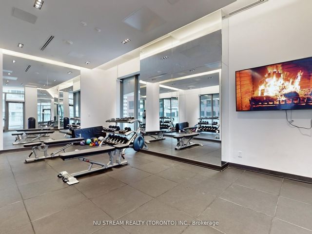 5109 - 2221 Yonge St