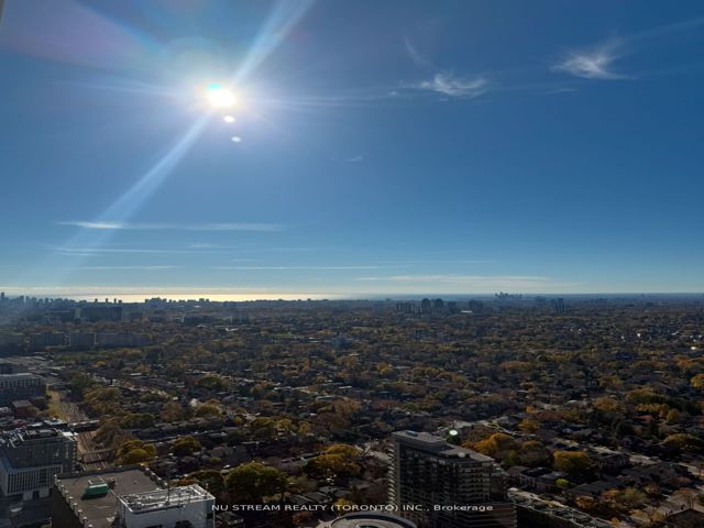 5109 - 2221 Yonge St