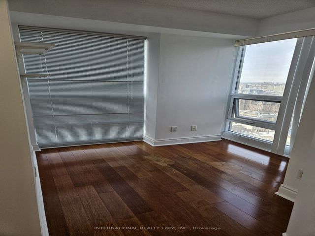 3711 - 763 Bay St