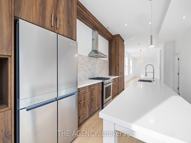 1 - 110 Harbord St