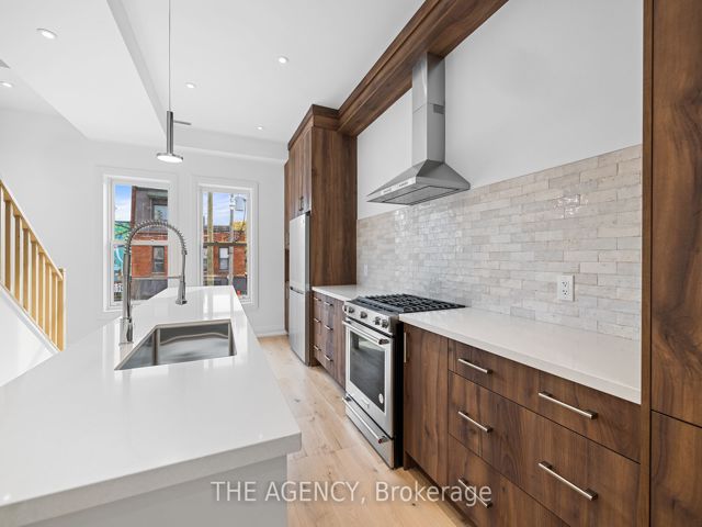 1 - 110 Harbord St