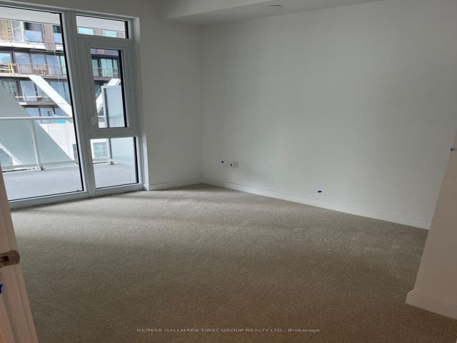 1235 - 230 Simcoe St