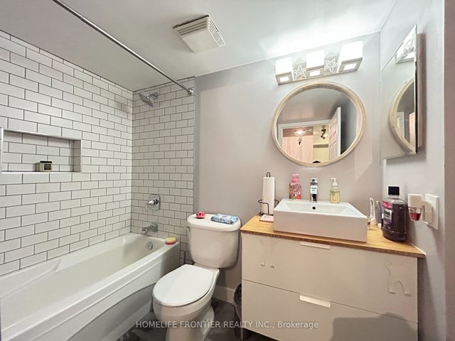 2102 - 155 Beecroft Rd