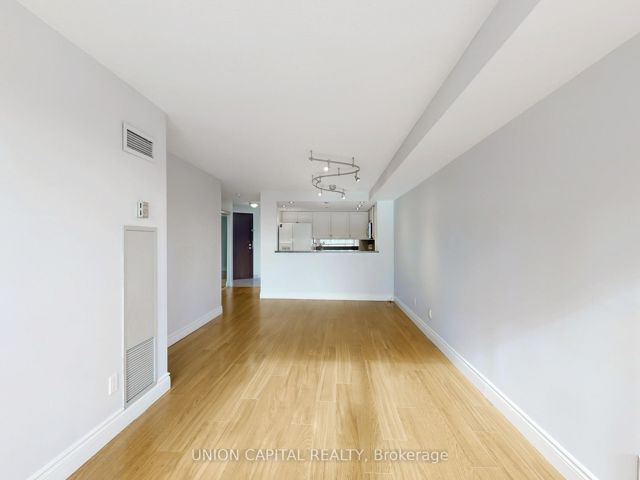 1008 - 28 Hollywood Ave