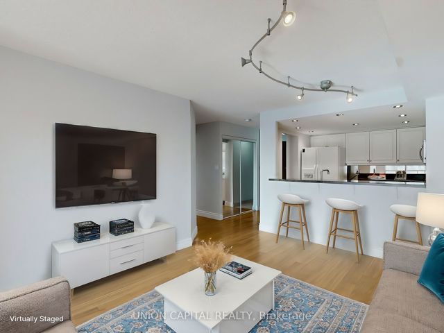 1008 - 28 Hollywood Ave