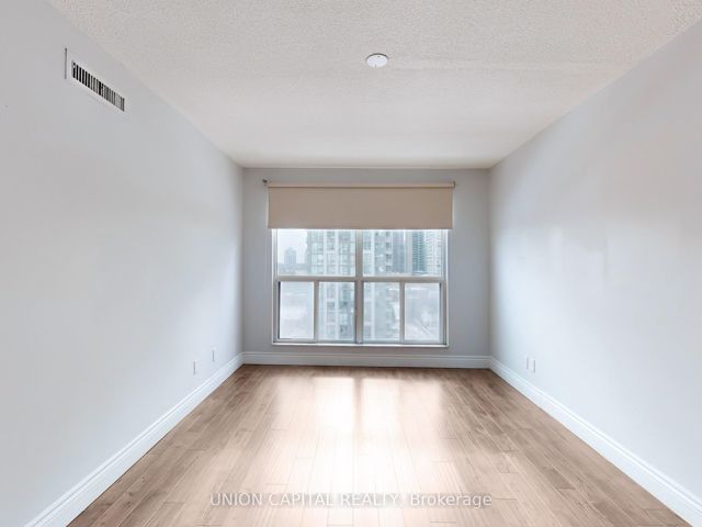 1008 - 28 Hollywood Ave