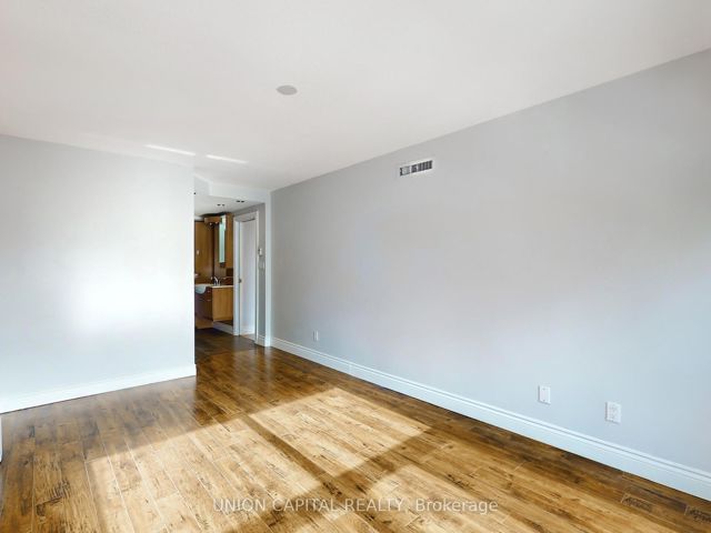1008 - 28 Hollywood Ave